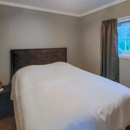 3 Bedroom Cozy In Lepsoy