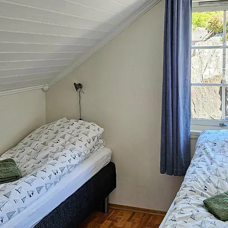 3 Bedroom Cozy In Lepsoy
