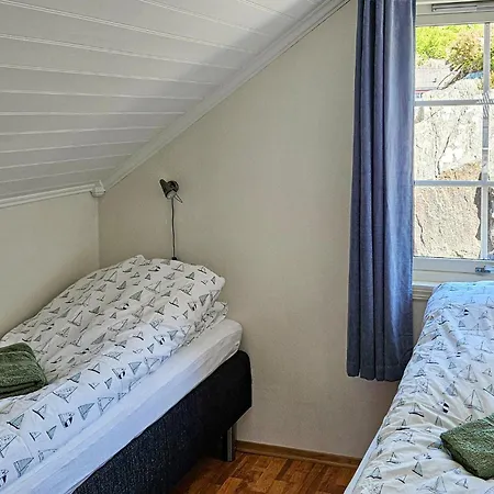 3 Bedroom Cozy In Lepsoy