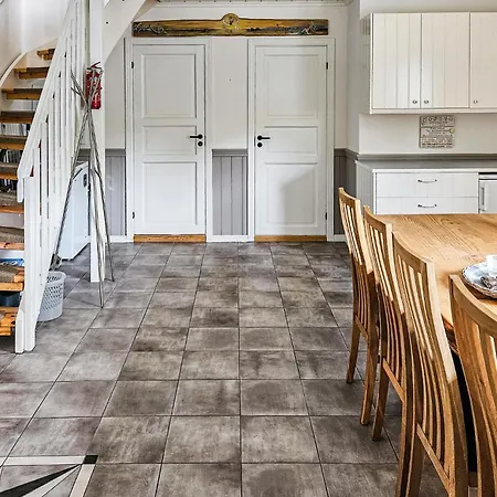 3 Bedroom Cozy In * Lepsøy